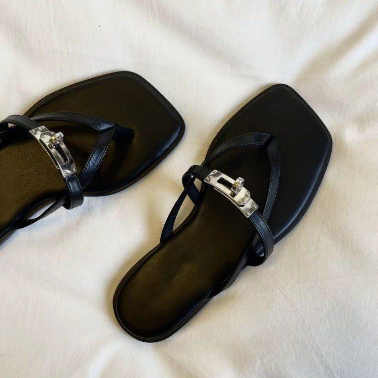 2026 women's simple thin strap thong flat sandals